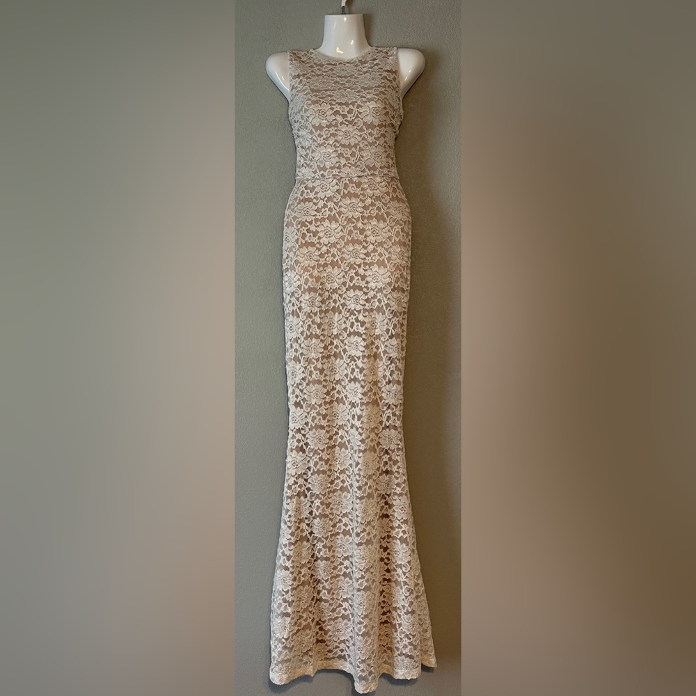 NWT White Lace with Nude Underlay Baltic Born Gown- Size M